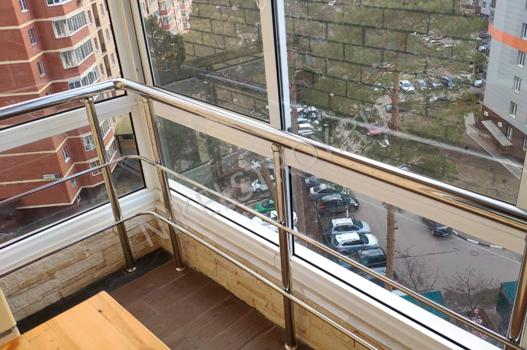 Наша новая работа в п. Чкаловский - балконное ограждение из нержавейки.