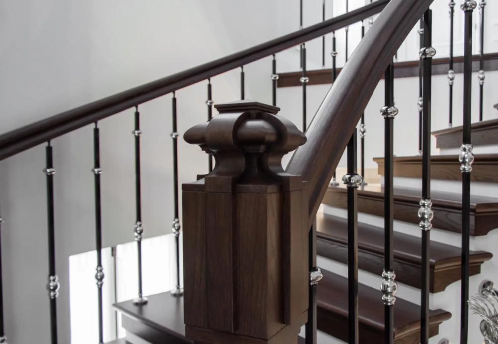 Перила для лестниц в частном доме: функции, материалы.